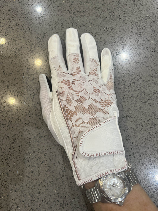 BLOOMFIELDS LACE GLOVES WHITE